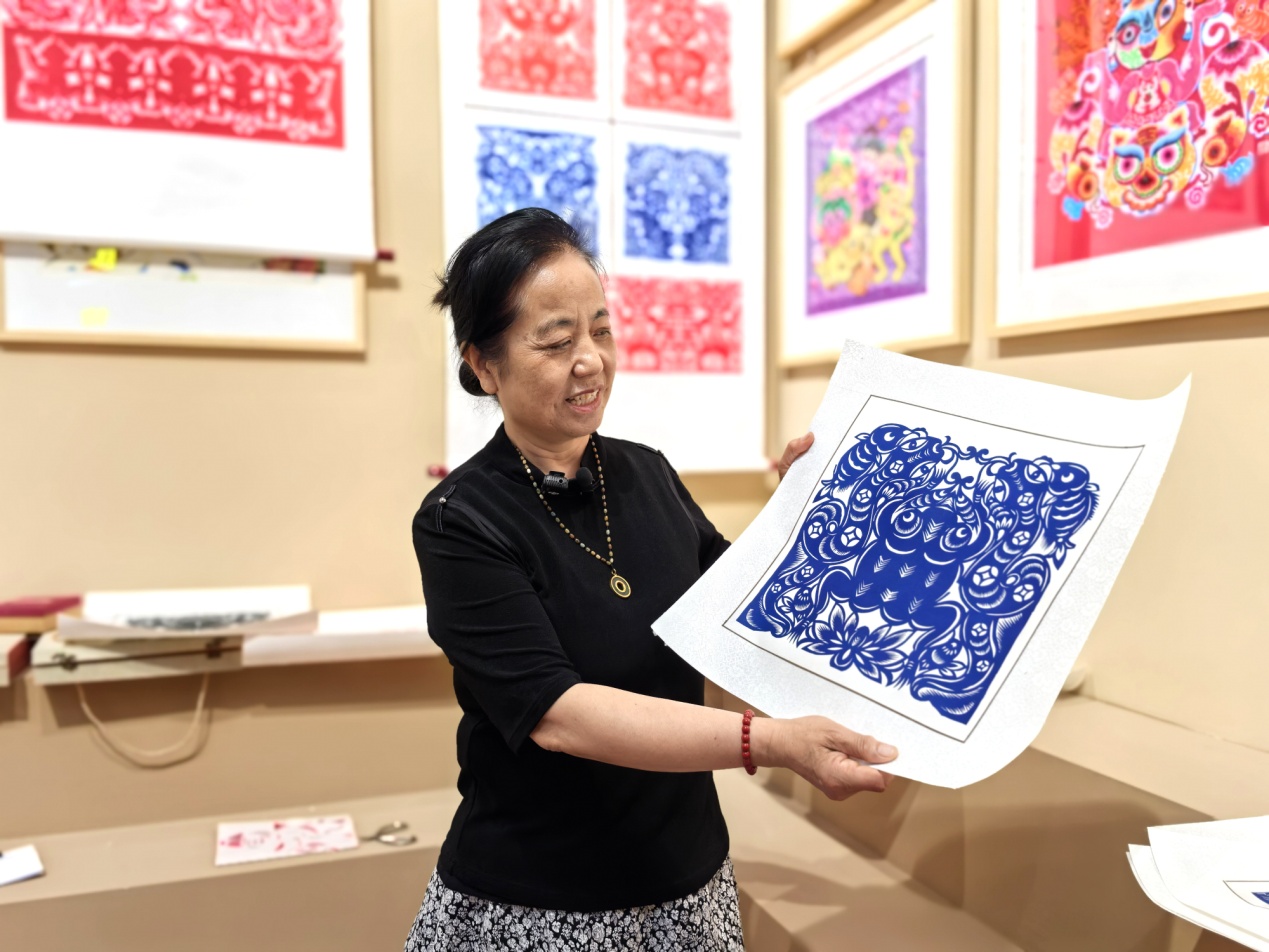 非遗工坊采风行丨红色热土上的华池剪纸 一把剪子“裁”出非遗振